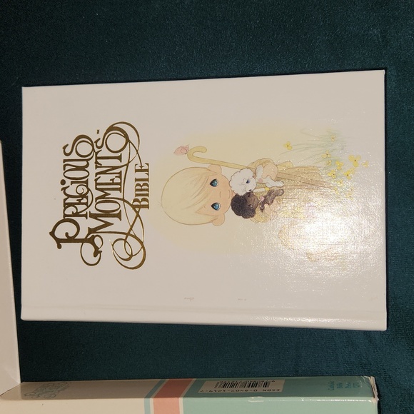 Precious Moments Bible 1978 - Picture 6 of 16